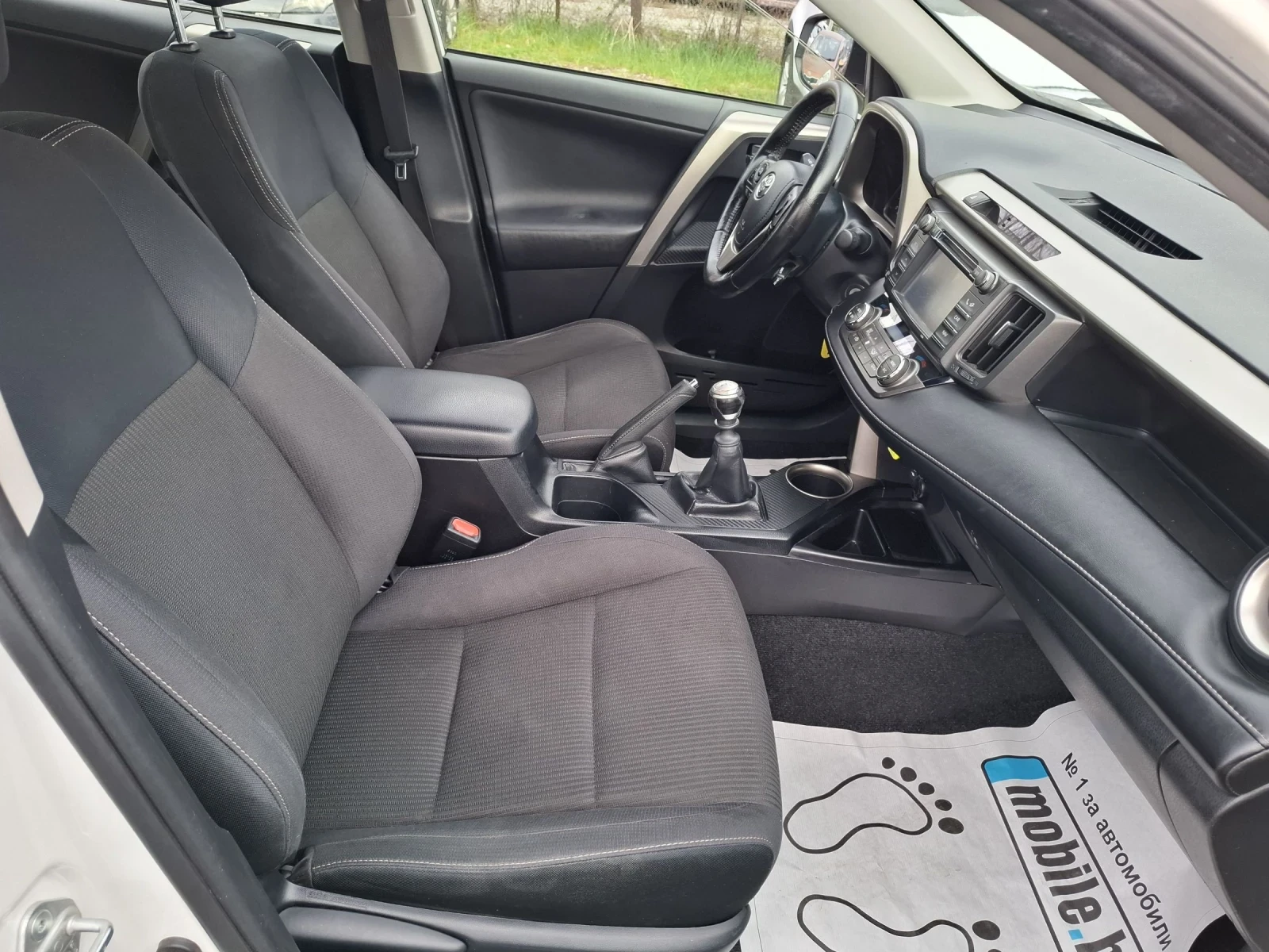 Toyota Rav4 2.0 - 125kc.Бяла перла, снимка 12 - Автомобили и джипове - 54220370