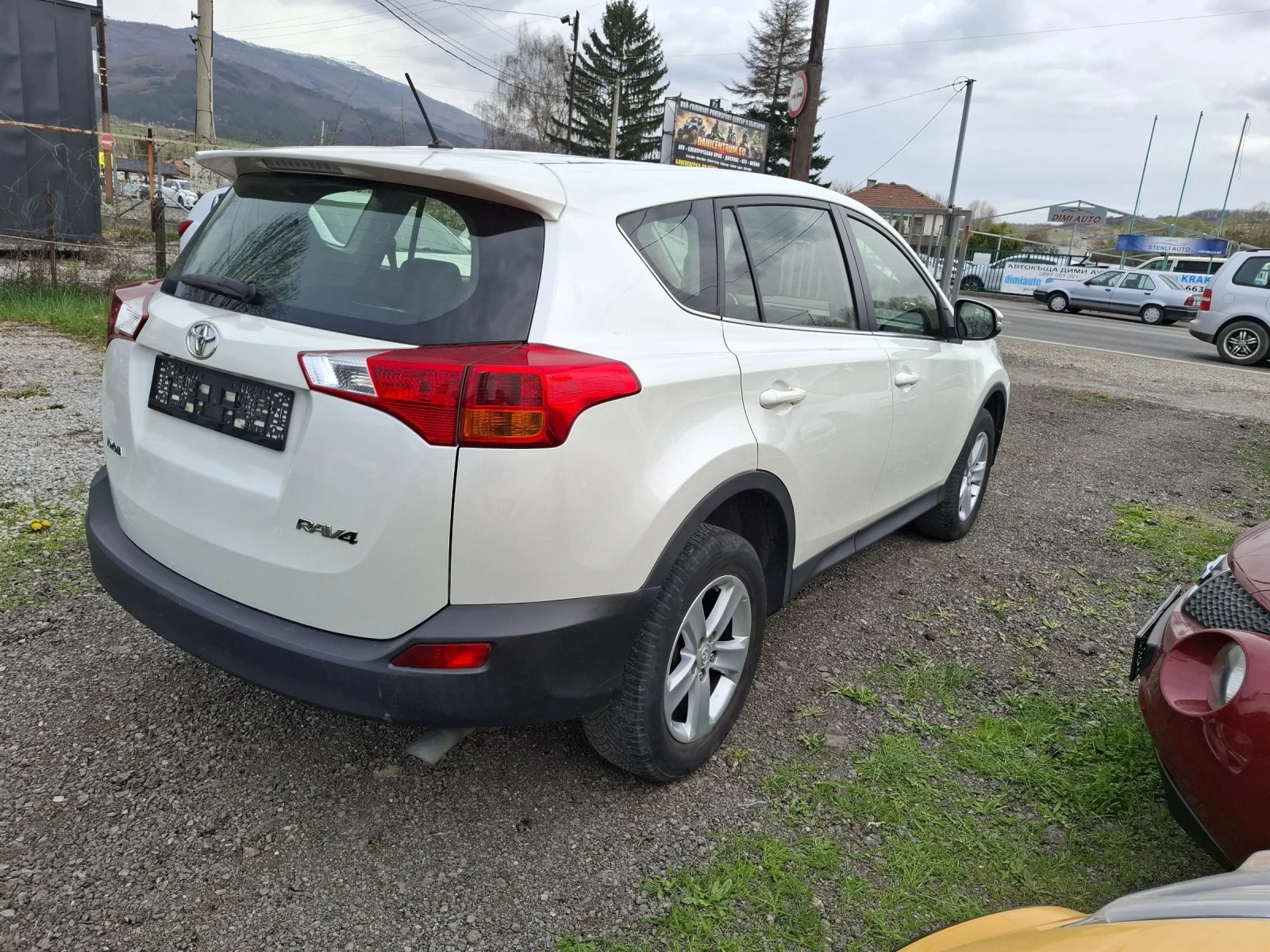 Toyota Rav4 2.0 - 125kc.Бяла перла, снимка 5 - Автомобили и джипове - 54220370