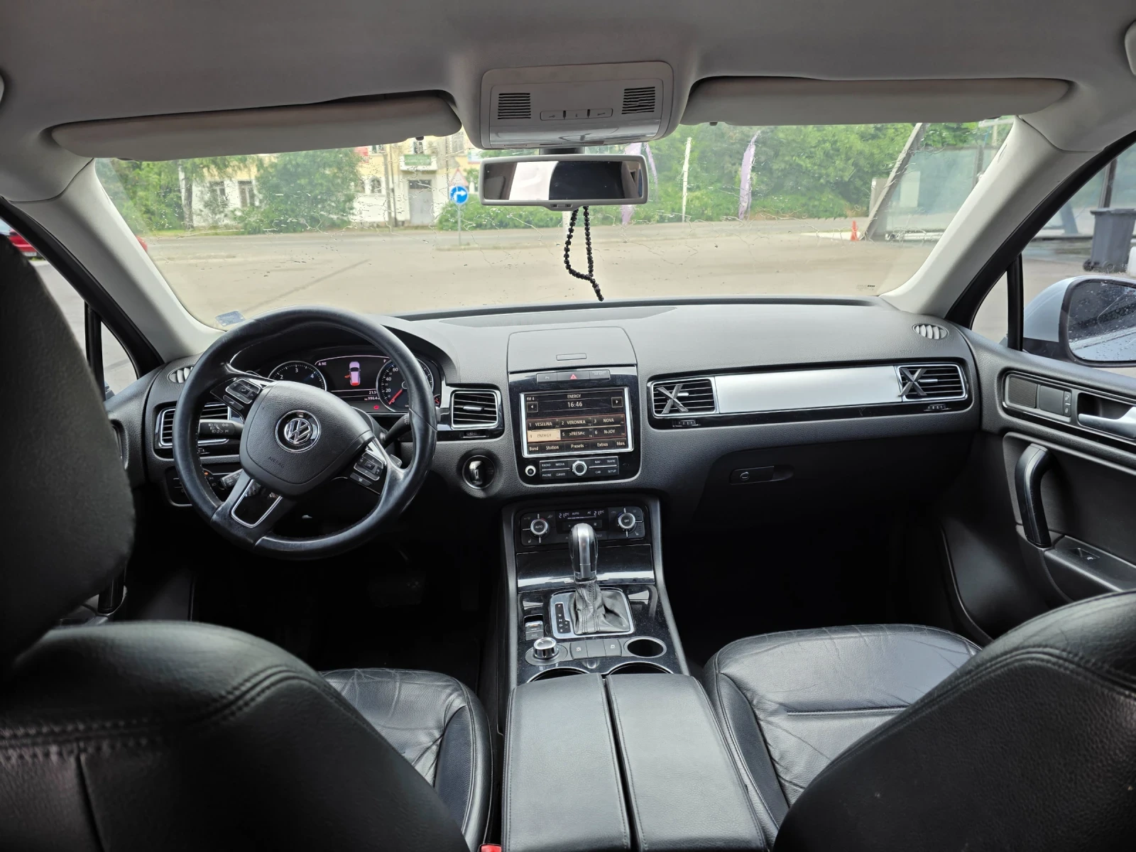 VW Touareg 3.0tdi, снимка 11 - Автомобили и джипове - 55003572