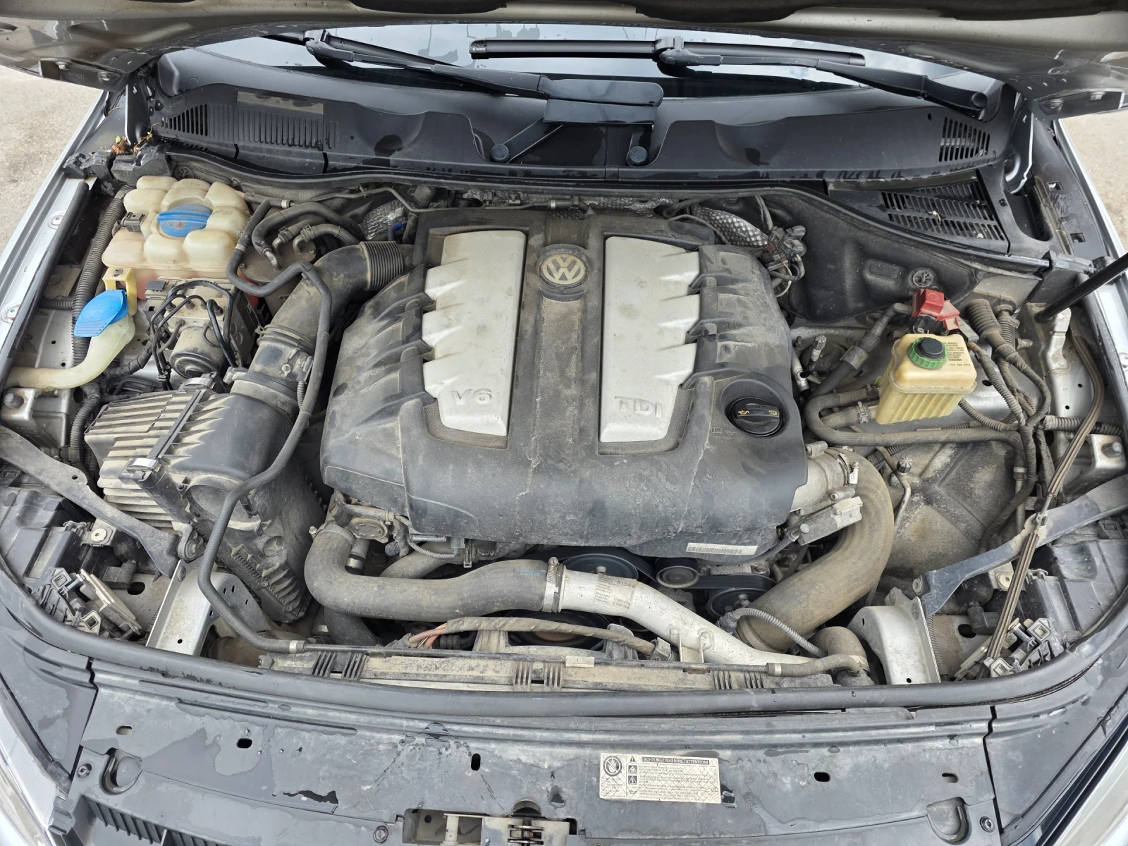 VW Touareg 3.0tdi, снимка 13 - Автомобили и джипове - 55003572