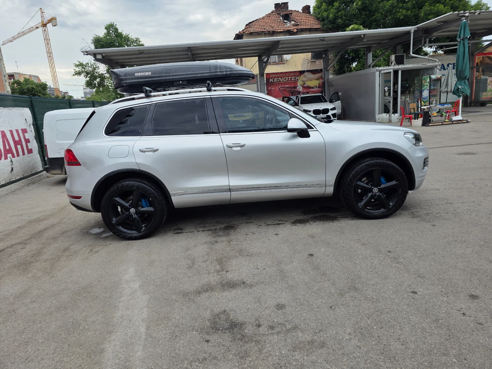 VW Touareg 3.0tdi, снимка 3 - Автомобили и джипове - 55003572