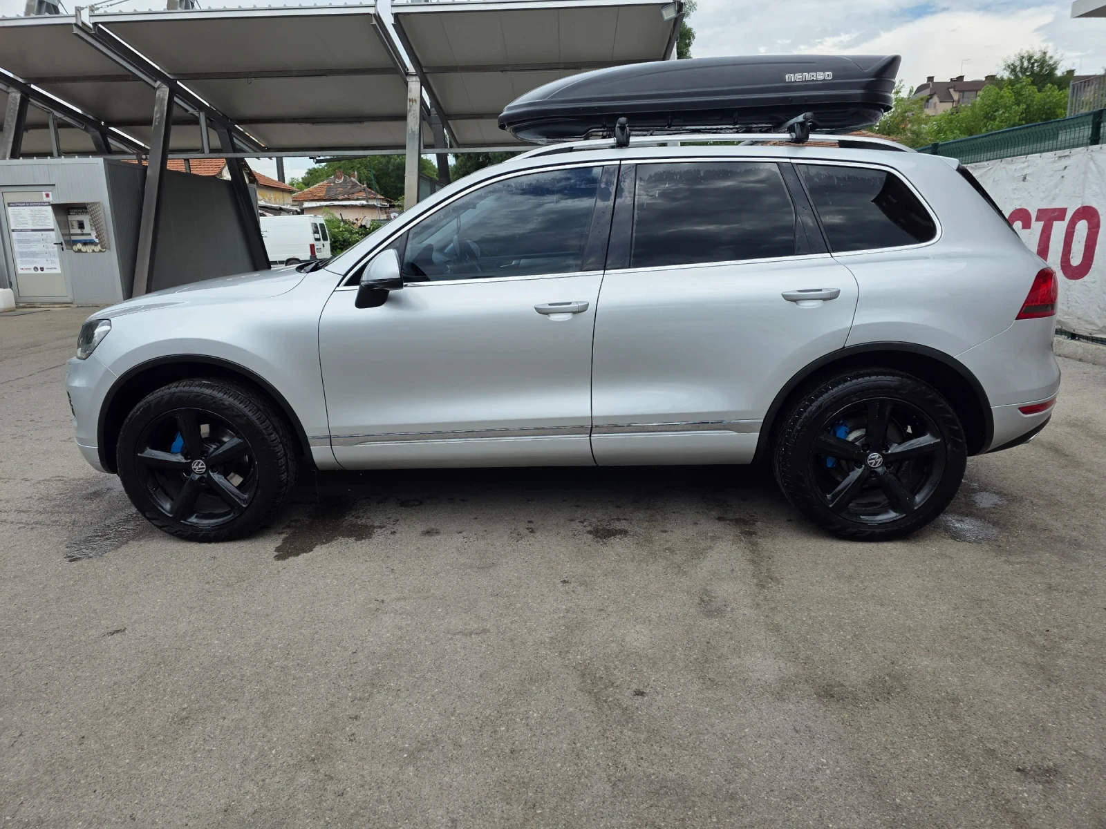 VW Touareg 3.0tdi, снимка 2 - Автомобили и джипове - 55003572