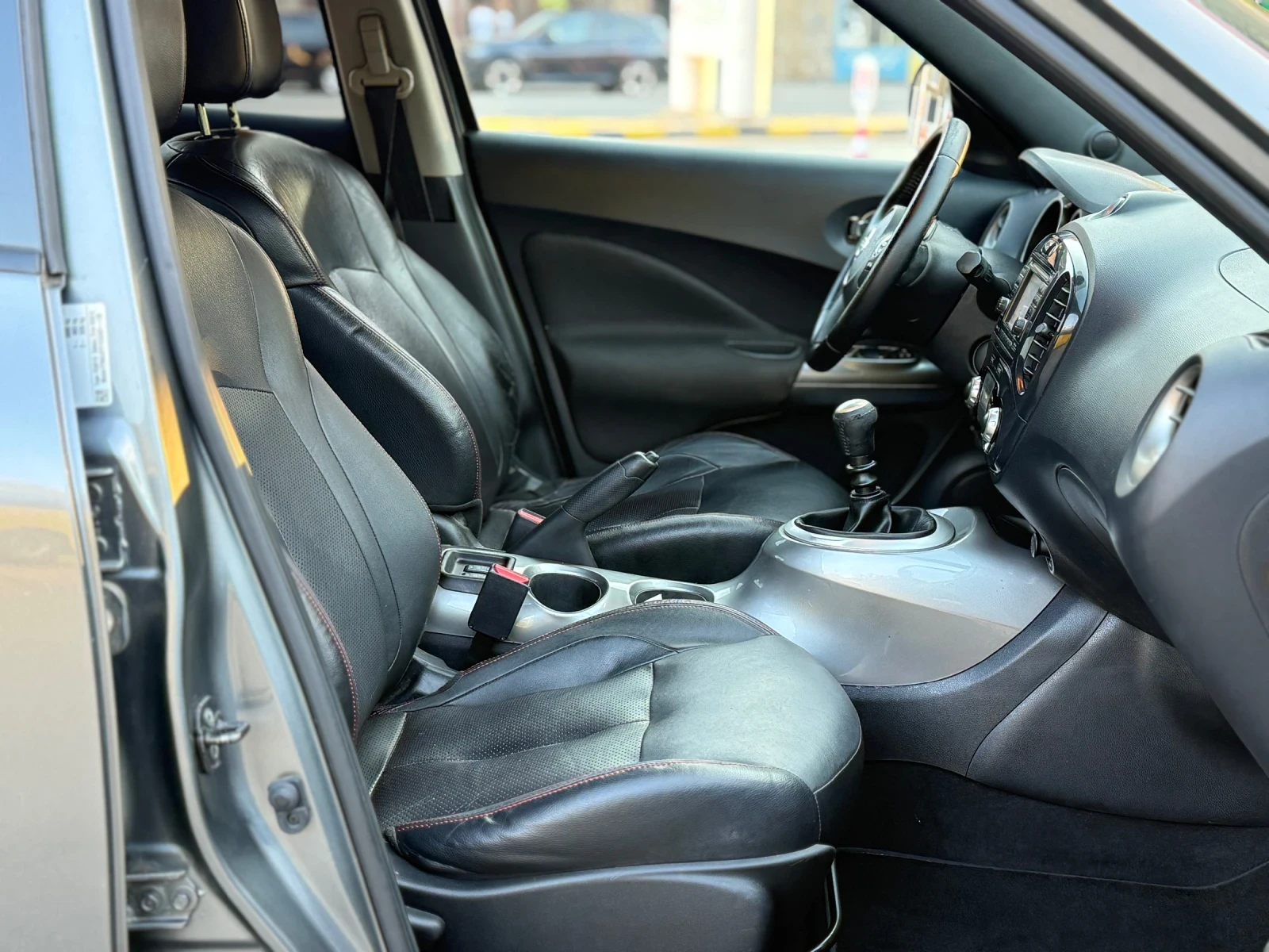 Nissan Juke 1.5dCi Нави/Камера/Кожа/Клима/Кейлес, снимка 15 - Автомобили и джипове - 55590684