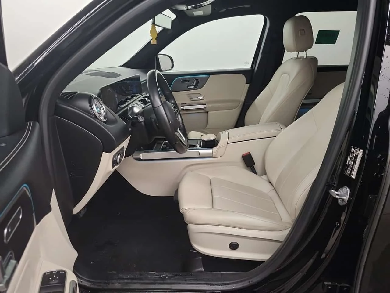 Mercedes-Benz GLB 250 * CARFAX * ОТ ПРЕДСТАВИТЕЛСТВО * АВТОКРЕДИТ, снимка 9 - Автомобили и джипове - 55614625