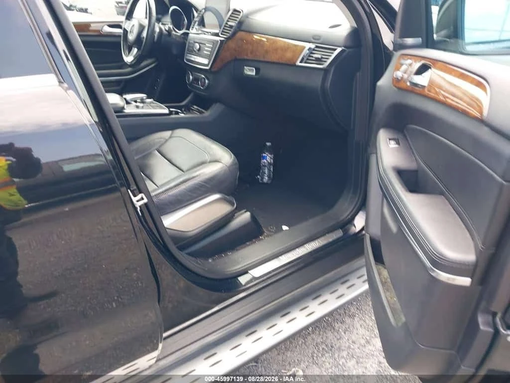 Mercedes-Benz GLS 500 550 * 4MATIC * CARFAX * ОПЦИЯ ЗА ФИНАНСИРАНЕ * , снимка 5 - Автомобили и джипове - 56255735