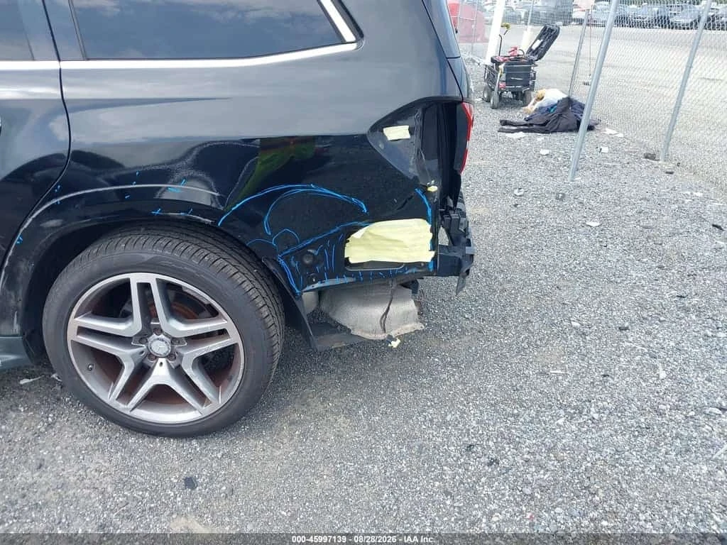 Mercedes-Benz GLS 500 550 * 4MATIC * CARFAX * ОПЦИЯ ЗА ФИНАНСИРАНЕ * , снимка 6 - Автомобили и джипове - 56255735