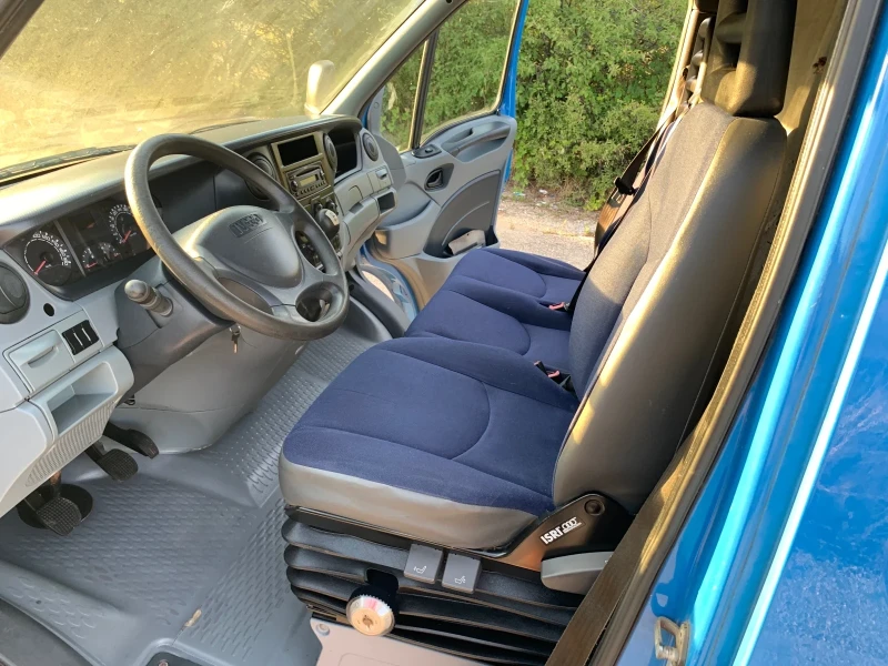 Iveco Daily Климатик* Седалка на килограми* Сервизна история, снимка 10 - Бусове и автобуси - 52864337