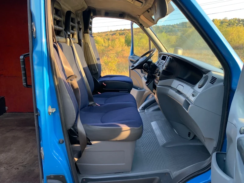 Iveco Daily Климатик* Седалка на килограми* Сервизна история, снимка 13 - Бусове и автобуси - 52864337