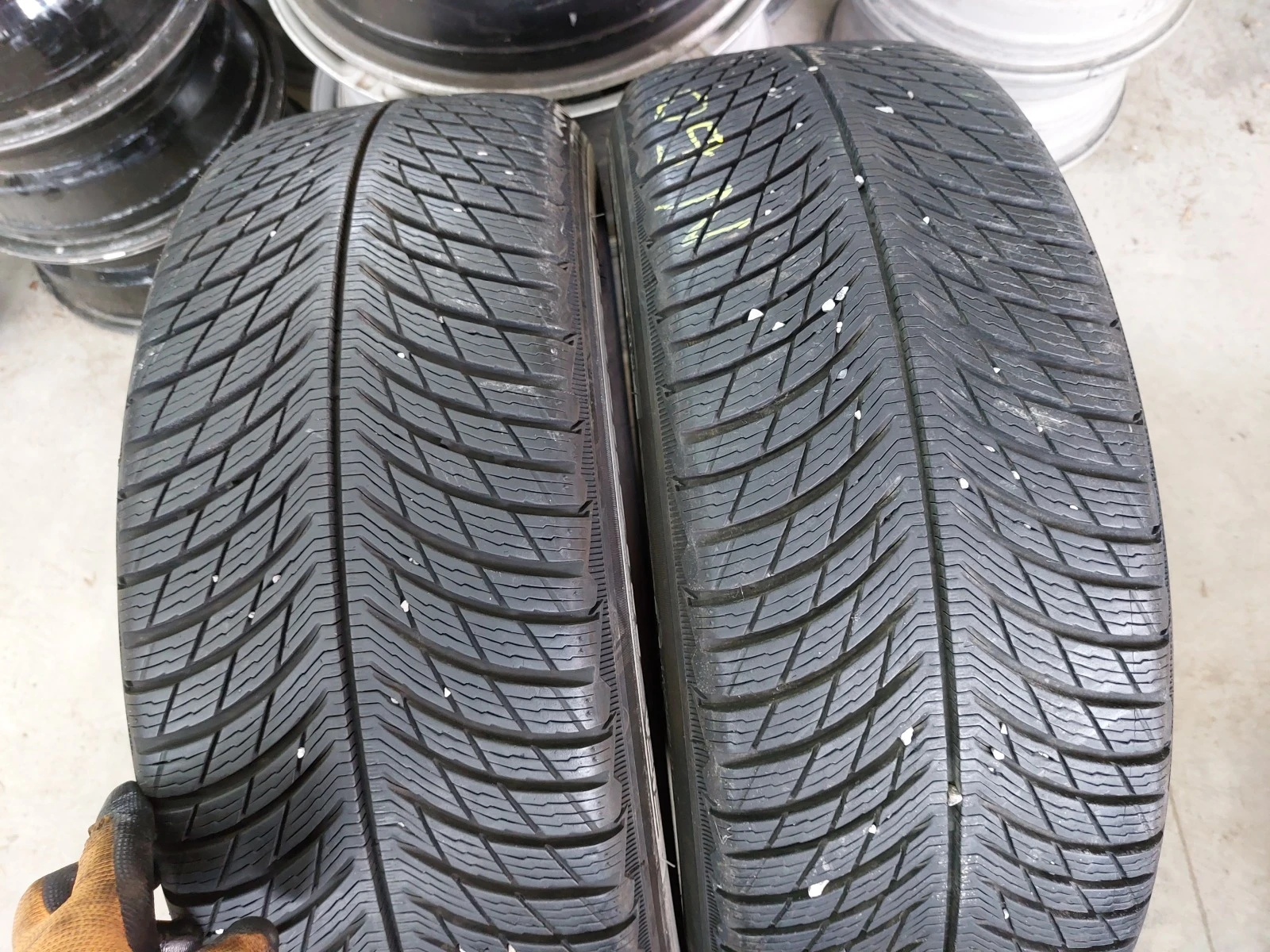  235/55R19 | Mobile.bg   1