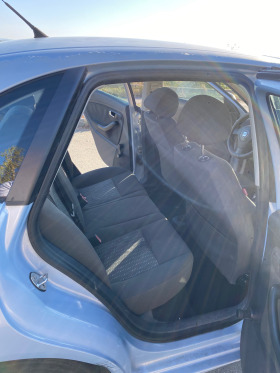Seat Cordoba 1.4i 16v, снимка 12 - Автомобили и джипове - 44660095