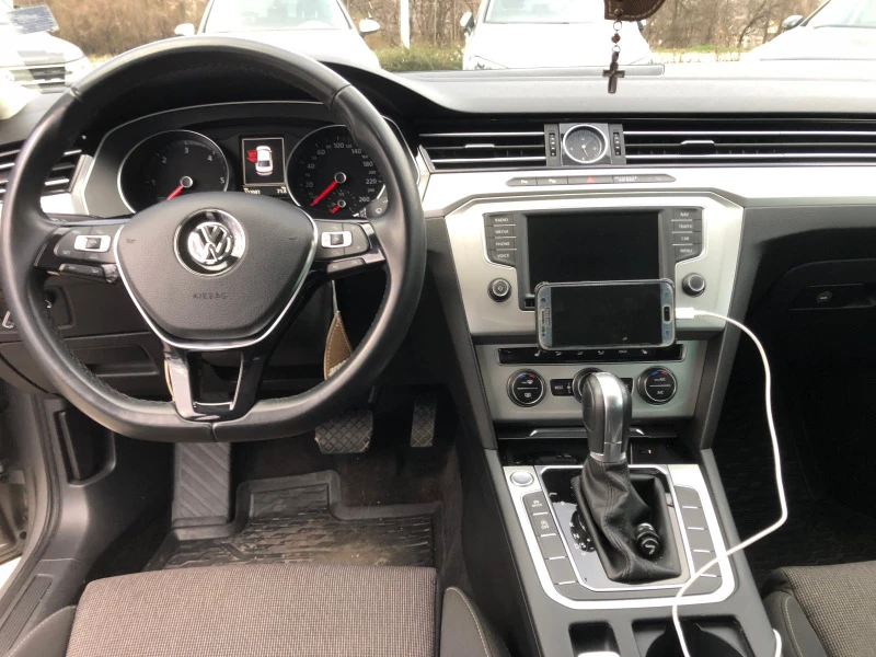 VW Passat Sedan Comfortline 2, O TDI 150 k.c DSG, снимка 15 - Автомобили и джипове - 45623827