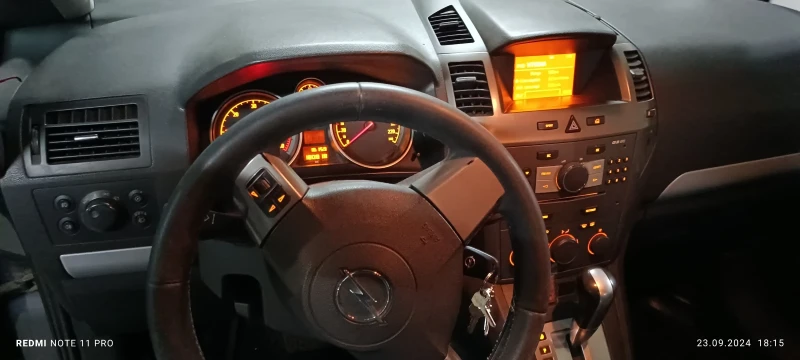 Opel Zafira, снимка 4 - Автомобили и джипове - 48637718