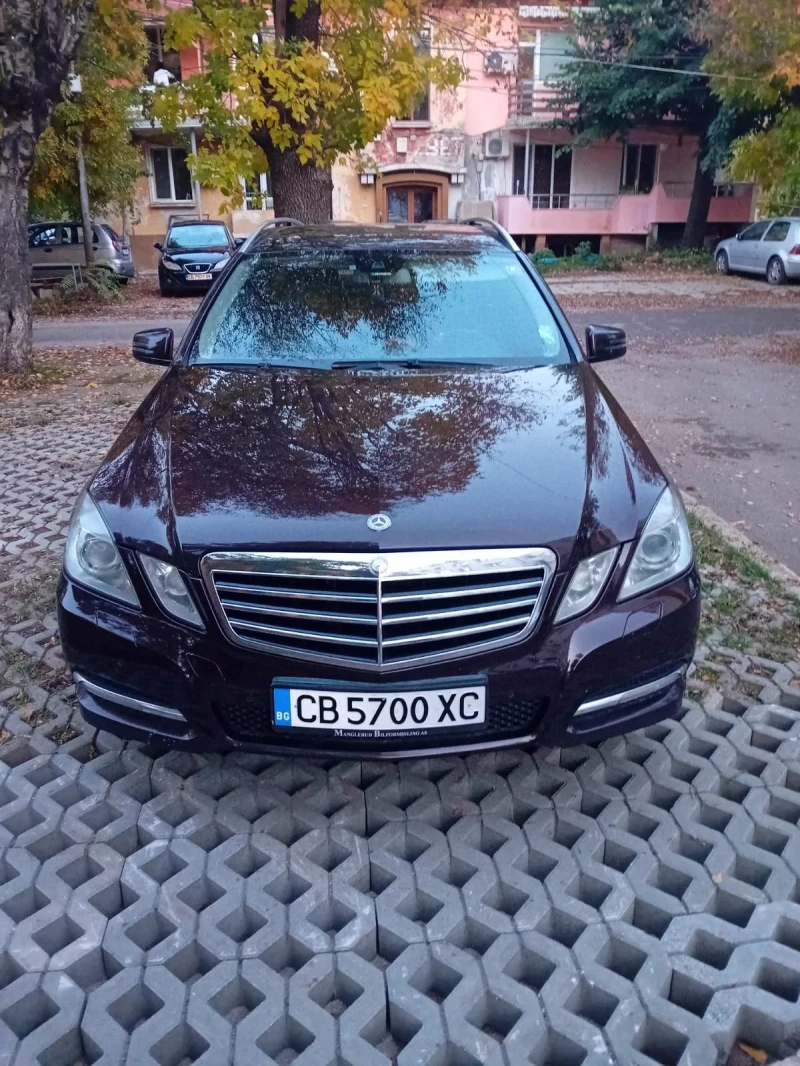 Mercedes-Benz E 200 Авангард, снимка 4 - Автомобили и джипове - 47515949