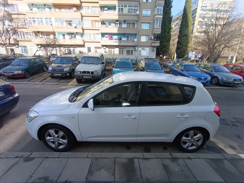 Kia Ceed, снимка 1 - Автомобили и джипове - 48754260