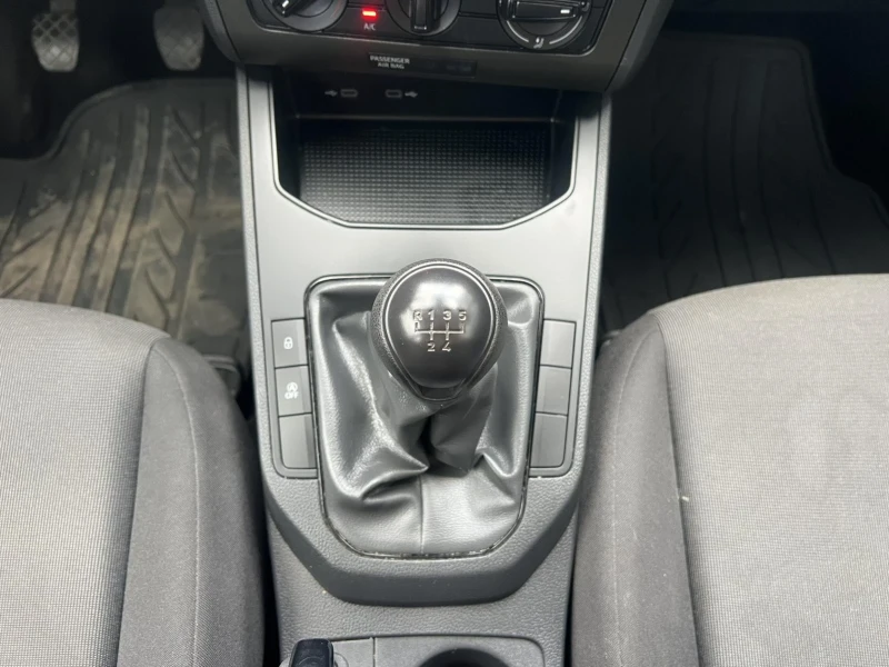 Seat Ibiza ПЪРВИ СОБСТВЕНИК, снимка 14 - Автомобили и джипове - 52534837