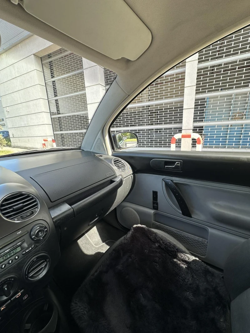 VW New beetle 1.9, снимка 4 - Автомобили и джипове - 51788431