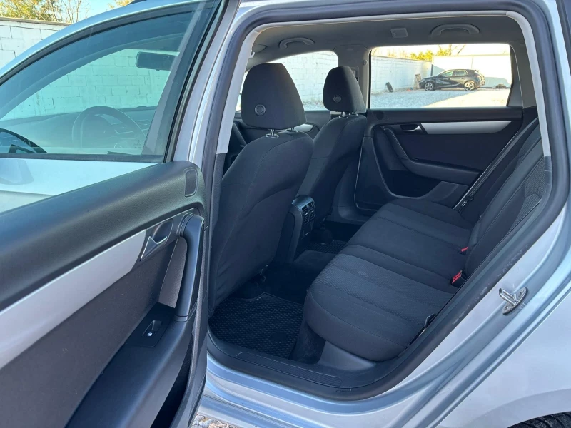 VW Passat 1.6 tdi, снимка 4 - Автомобили и джипове - 52297454
