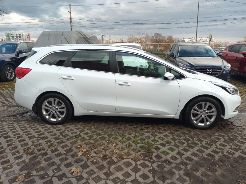 Kia Ceed 1.6i бензин.Навигация, Кожа.КОЛЕДНА ЦЕНА 14999лв, снимка 5 - Автомобили и джипове - 52446662