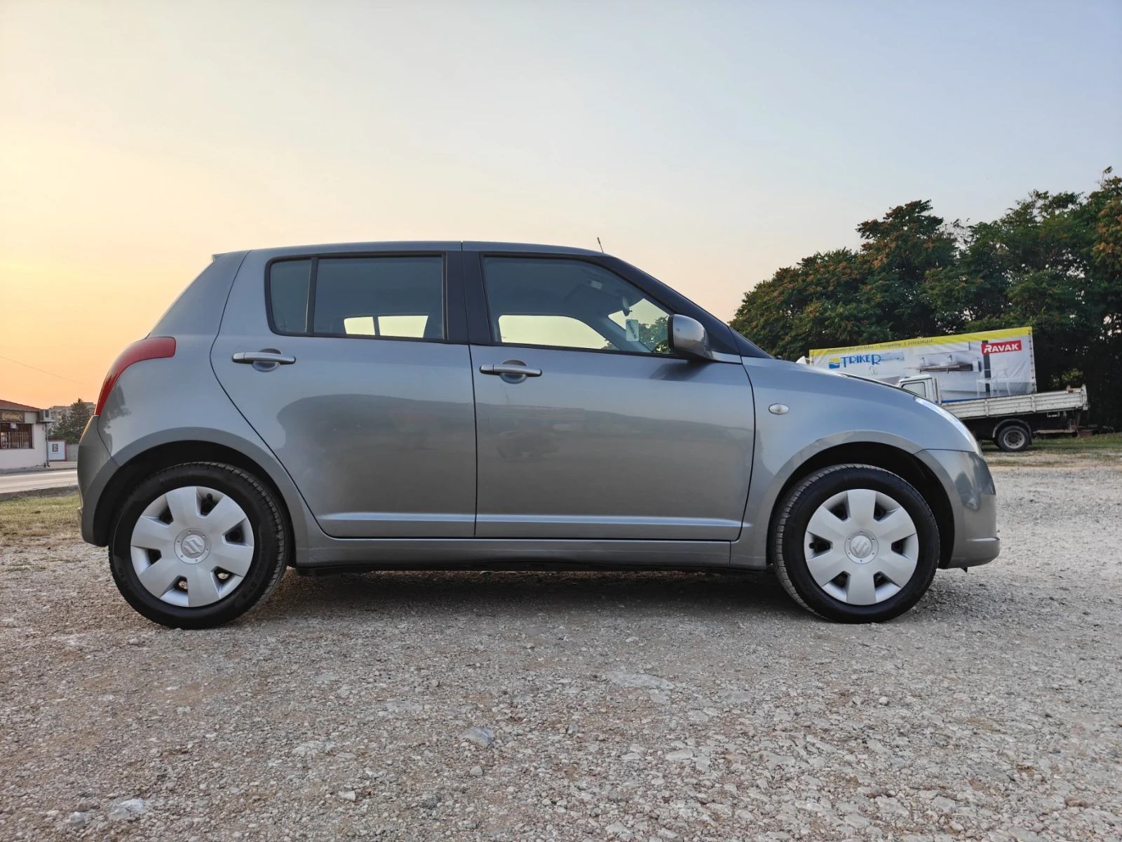 Suzuki Swift 1.3 KLIMA, снимка 1