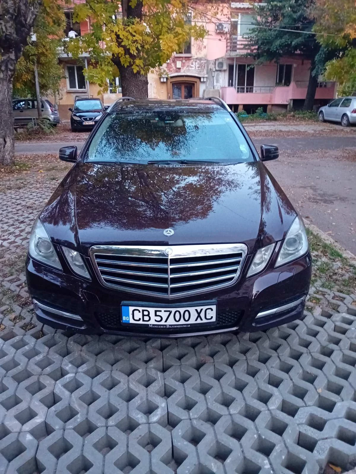 Mercedes-Benz E 200 Авангард - изображение 4