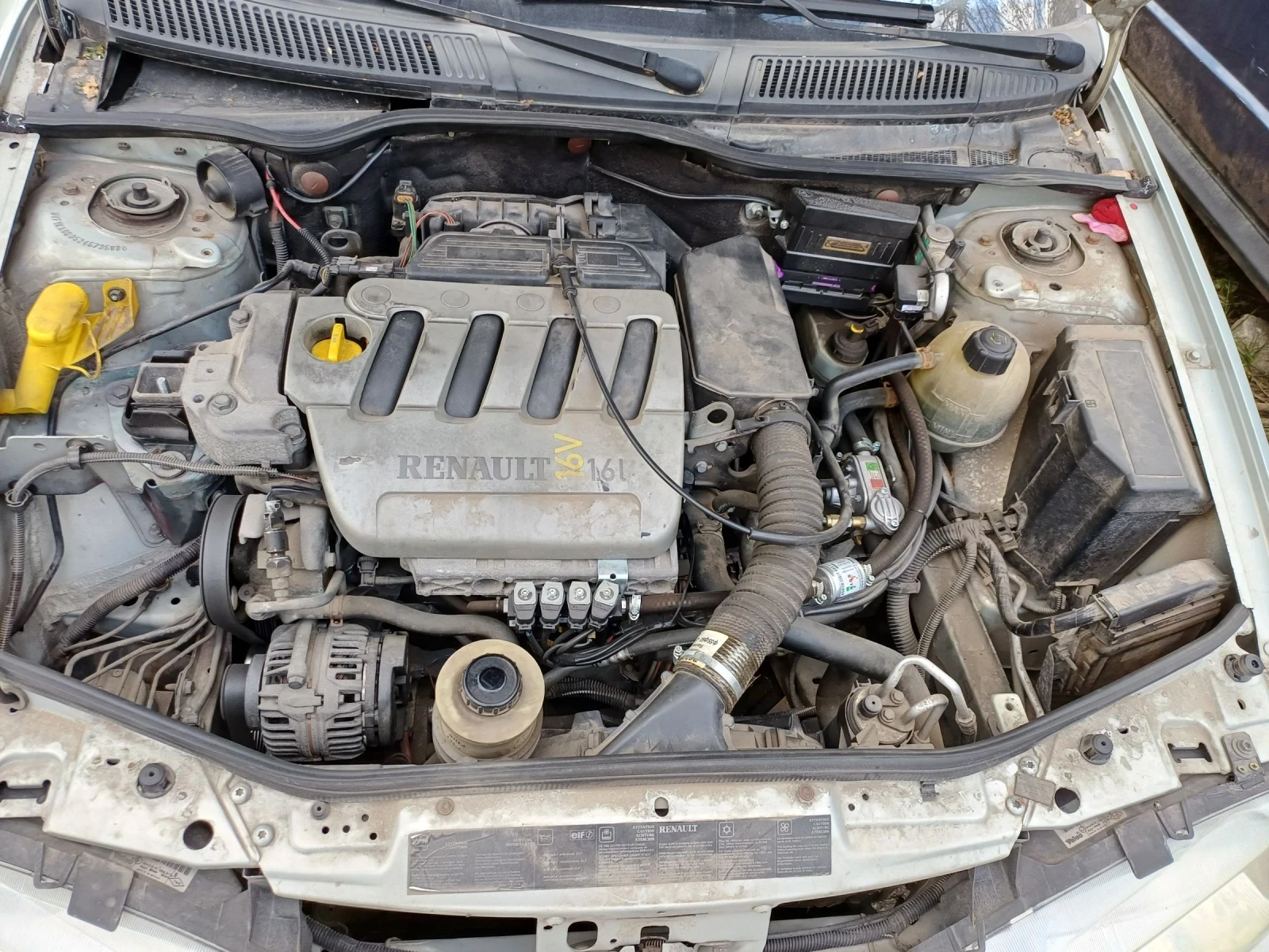 Renault Megane 1.6 16v - изображение 8
