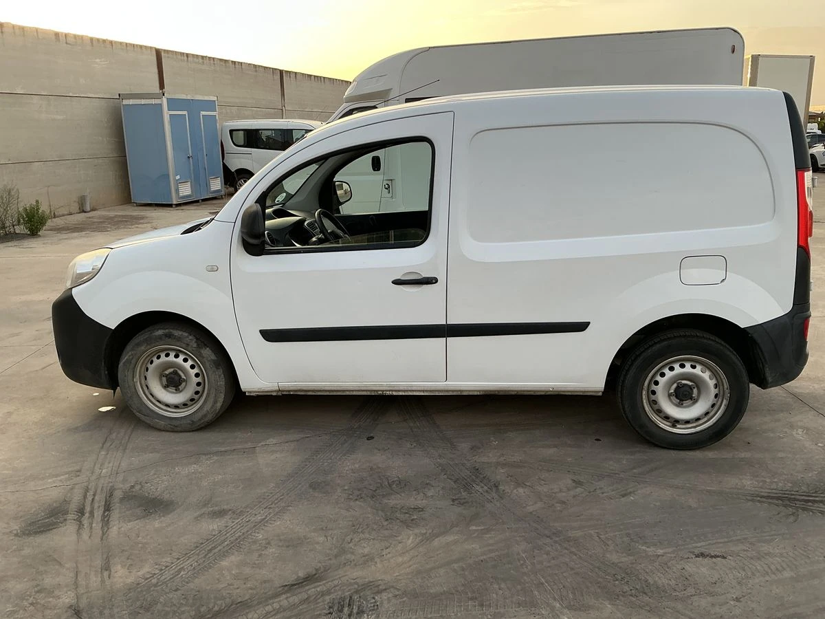 Renault Kangoo 1.5/БЕЗ ПЪРВОНАЧАЛНА - изображение 4