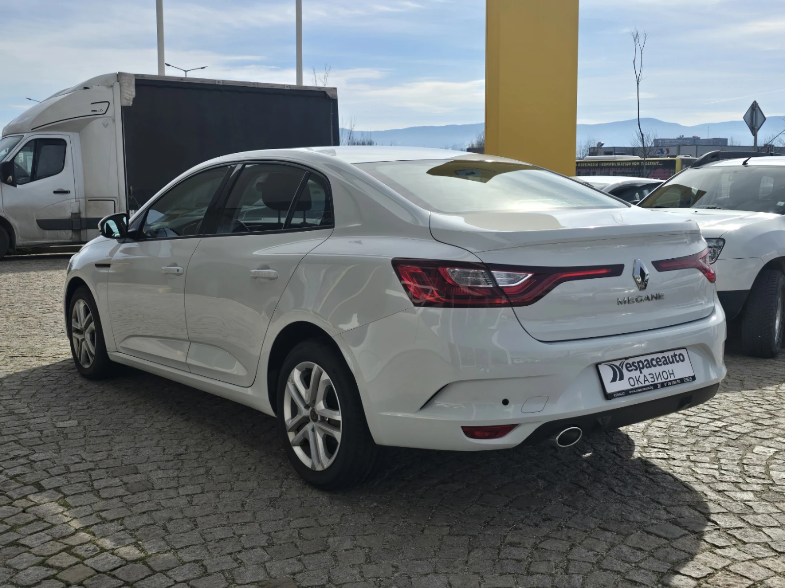 Renault Megane 1.3TCe 140 к.с./Life - изображение 6