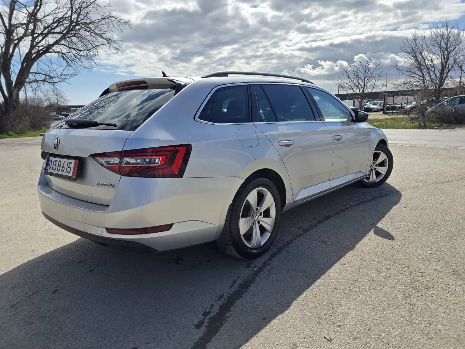 Skoda Superb DISTRONIK/2.0tdi/150hp, снимка 6 - Автомобили и джипове - 53947277