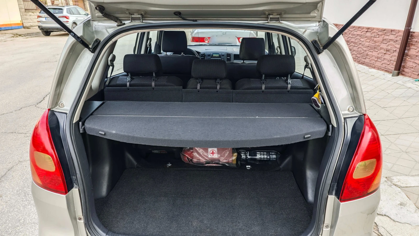 Toyota Corolla verso VVTI 1.6 | Mobile.bg � ����������� 9