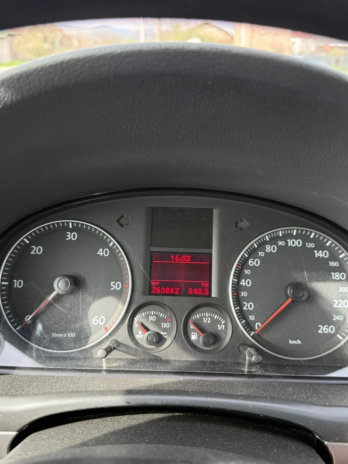 VW Touran, снимка 10 - Автомобили и джипове - 54219701