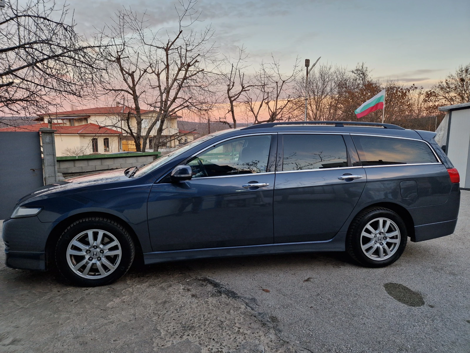 Honda Accord 2.4 I-VTEC Газ.Инж, снимка 5 - Автомобили и джипове - 54383029