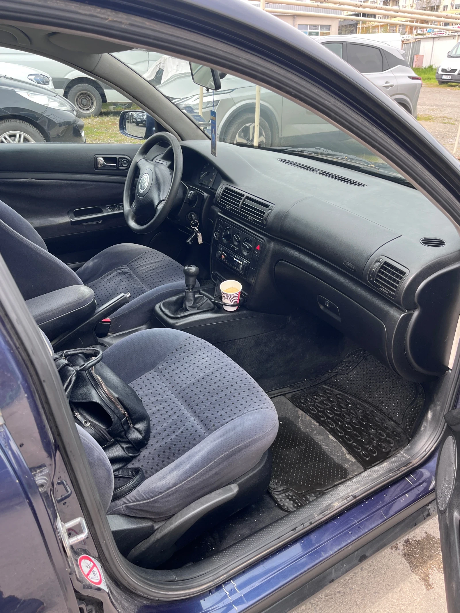 VW Passat Бензин - Газ 1.8, снимка 8 - Автомобили и джипове - 54411913