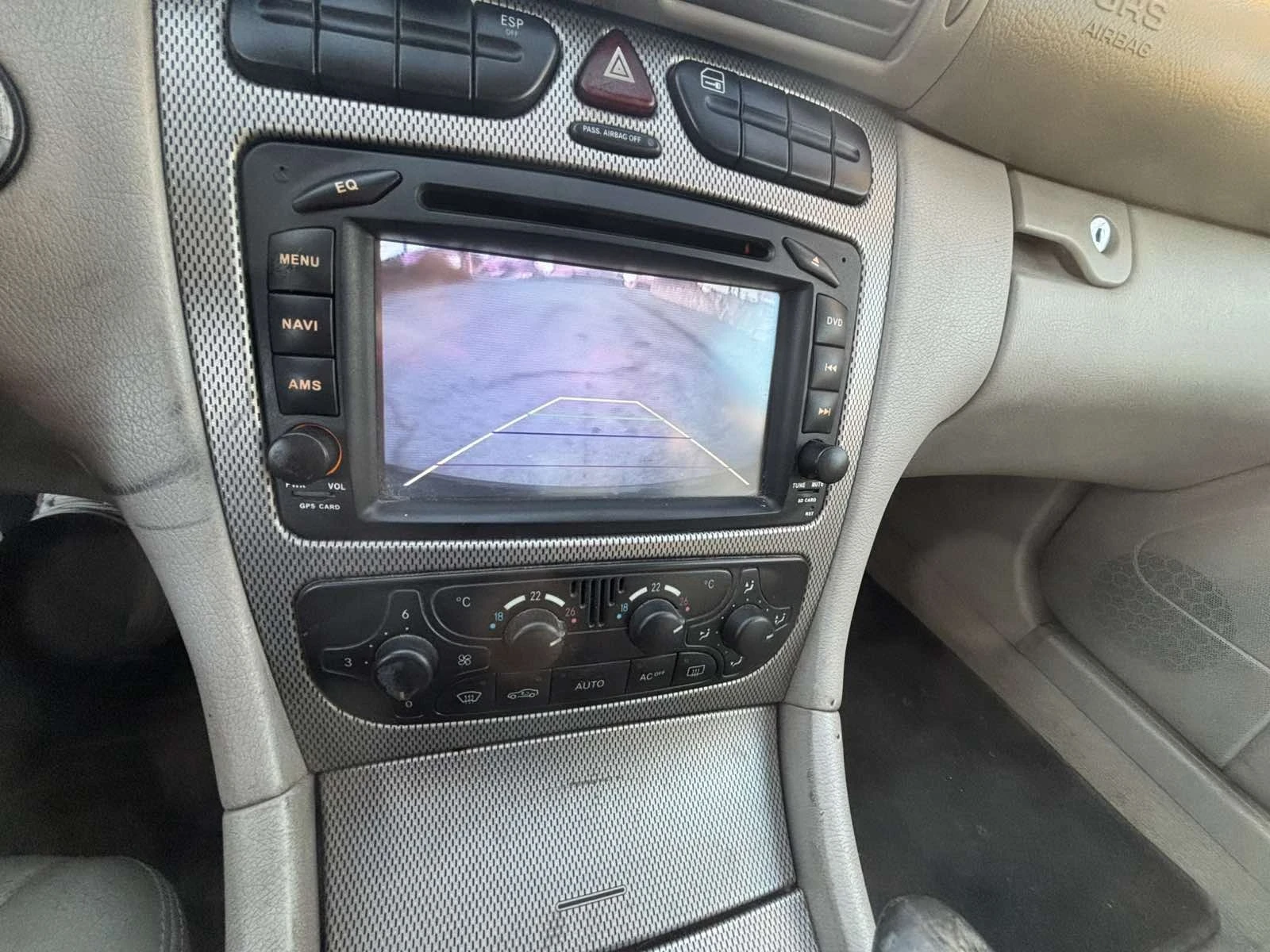 Mercedes-Benz C 220, снимка 4 - Автомобили и джипове - 54628346