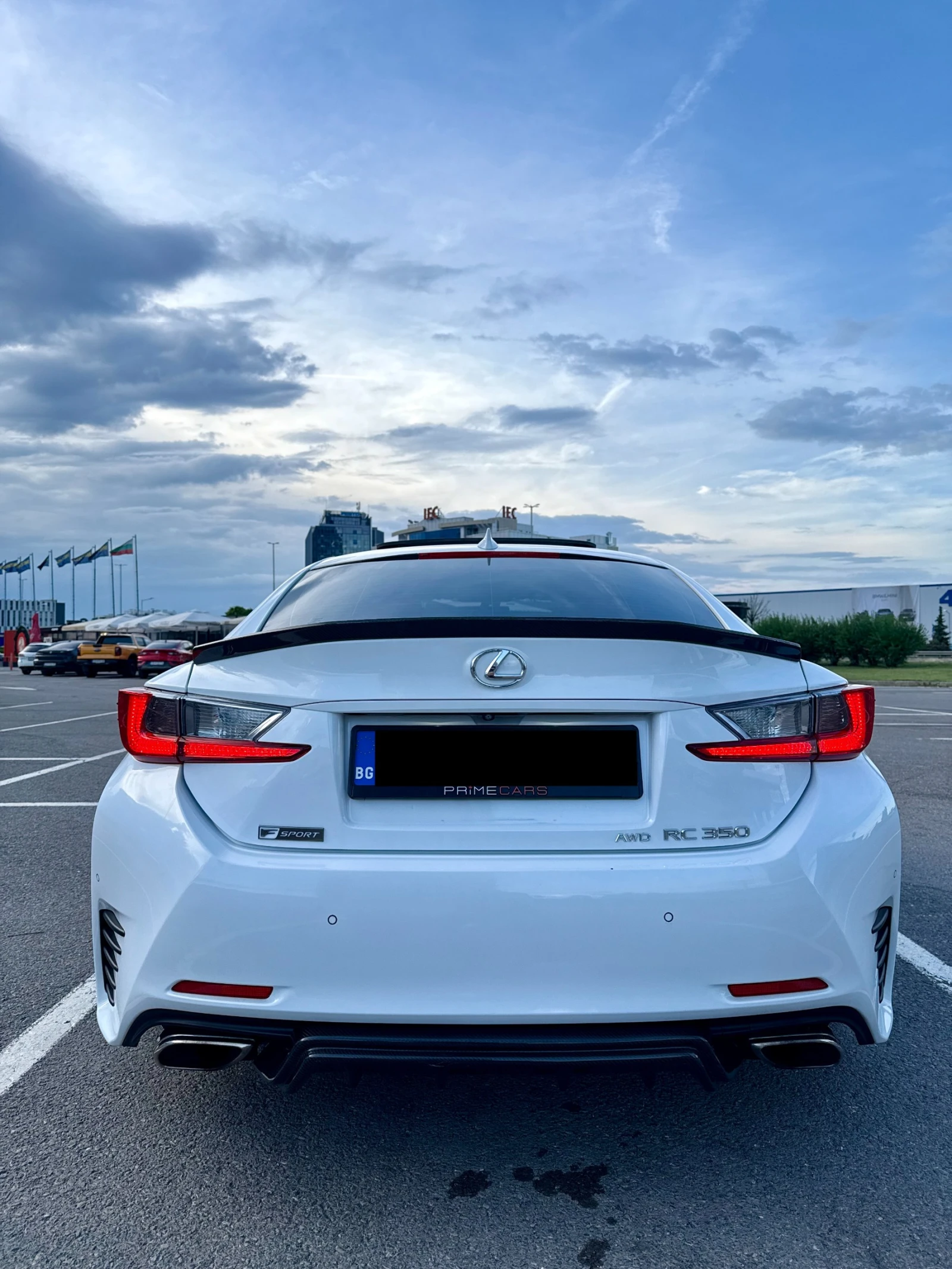 Lexus RC 350 F-Sport AWD, снимка 11 - Автомобили и джипове - 54836636
