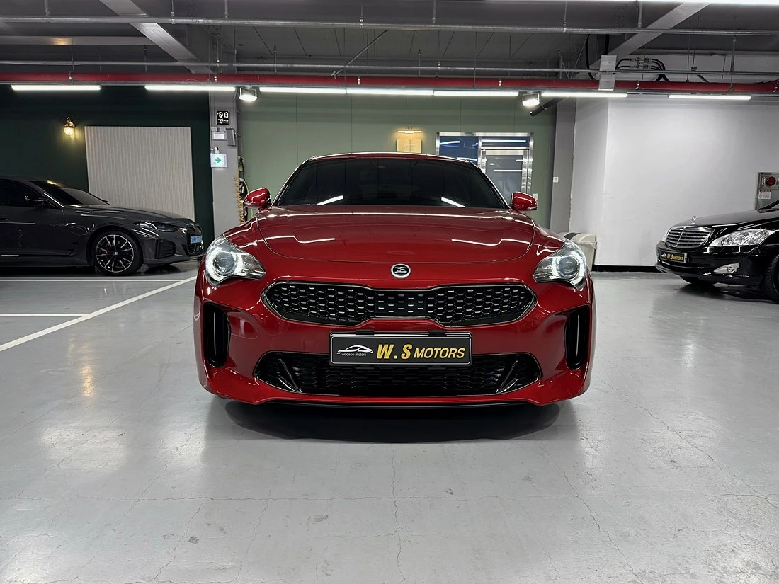 Kia Stinger 2.0* KEYLESS* ПОДГРЕВ ВОЛАН* КРАЙНА ЦЕНА, снимка 2 - Автомобили и джипове - 55302166
