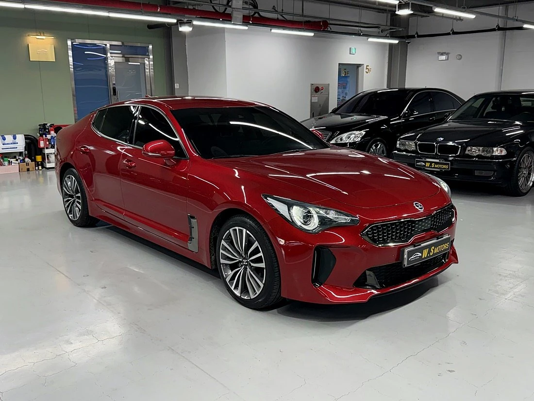 Kia Stinger 2.0* KEYLESS* ПОДГРЕВ ВОЛАН* КРАЙНА ЦЕНА, снимка 3 - Автомобили и джипове - 55302166