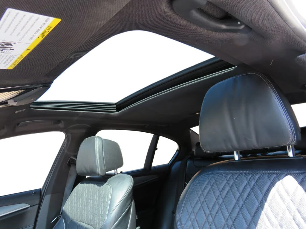 BMW 530 i xDrive M SPORT* HARMAN KARDON* ХЕДЪП* ПАНОРАМА* , снимка 15 - Автомобили и джипове - 55434247