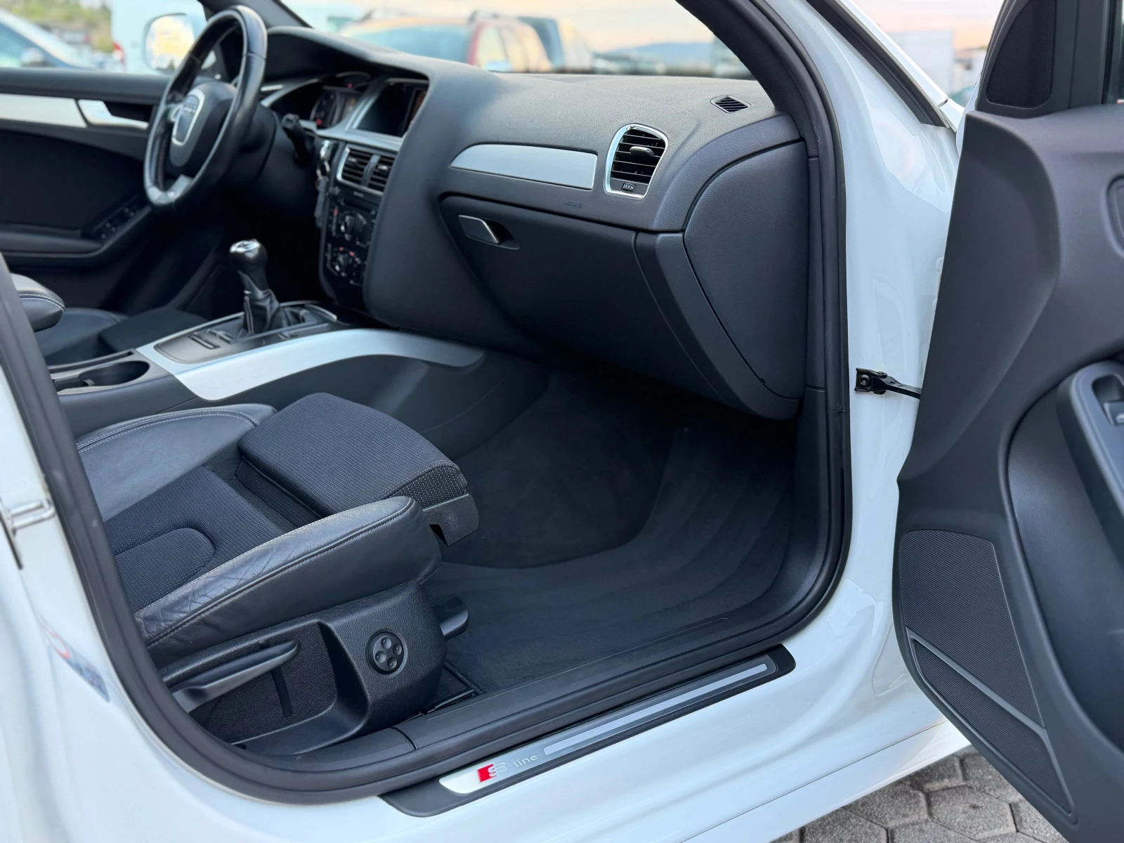 Audi A4 * ИТАЛИЯ* 3 X S-LINE* LED* 209 ХИЛЯДИ* , снимка 12 - Автомобили и джипове - 56092063