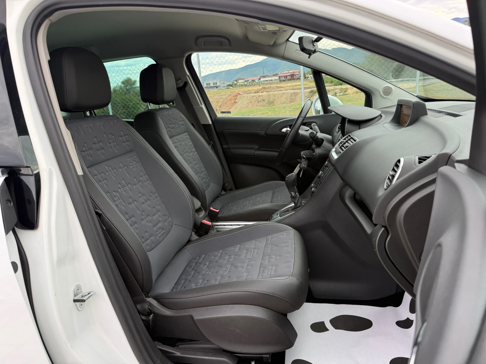 Opel Meriva 1.4 I AUTOMAT NAVI, снимка 14 - Автомобили и джипове - 56199927