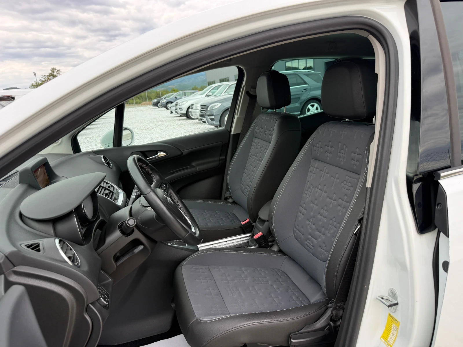 Opel Meriva 1.4 I AUTOMAT NAVI, снимка 11 - Автомобили и джипове - 56199927