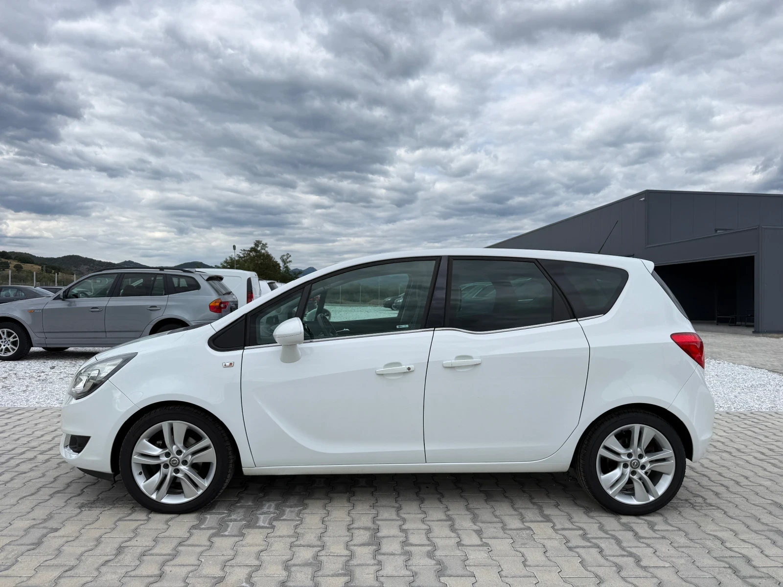 Opel Meriva 1.4 I AUTOMAT NAVI, снимка 3 - Автомобили и джипове - 56199927