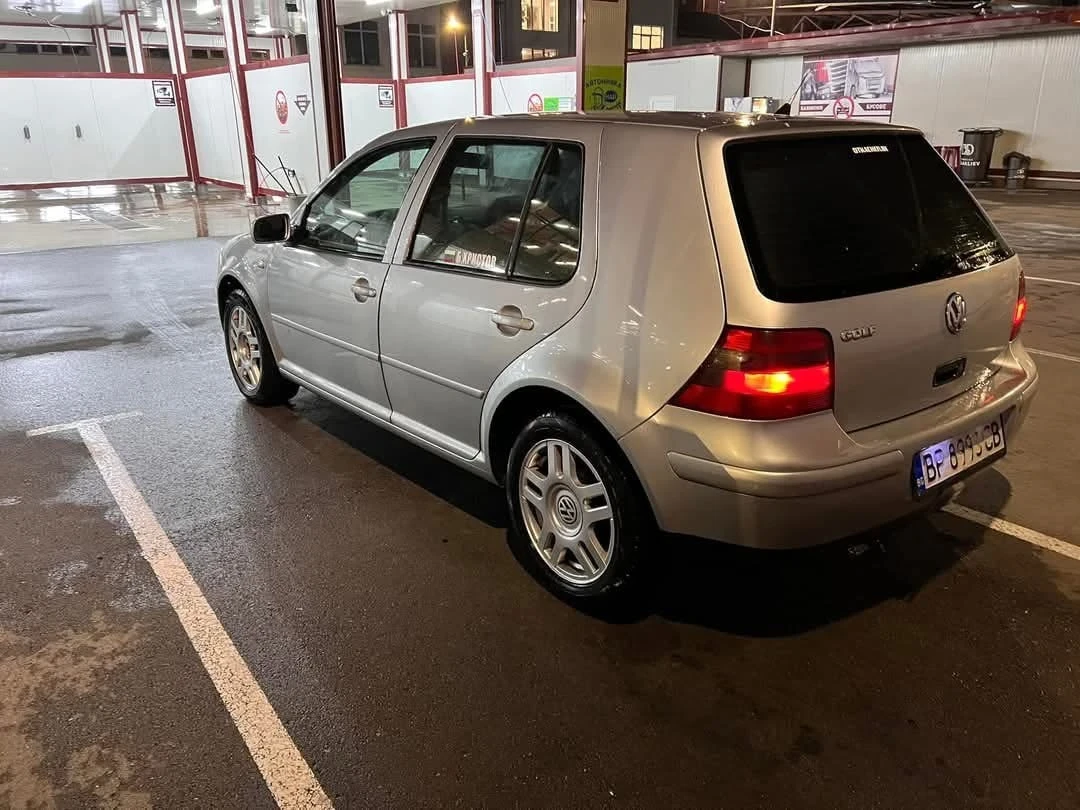 VW Golf, снимка 2 - Автомобили и джипове - 56589187