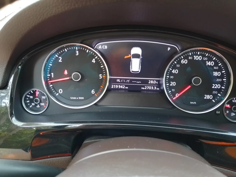 VW Touareg 3.0TDI UNIKAT, снимка 12 - Автомобили и джипове - 47164732