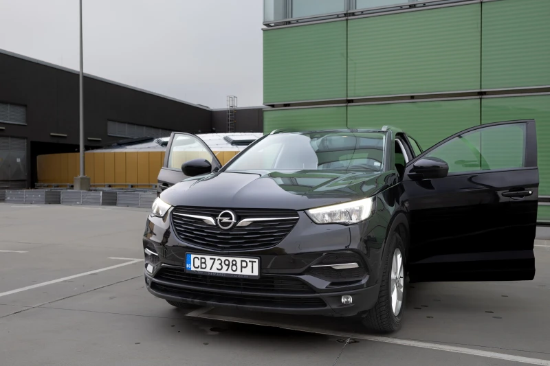 Opel Grandland X, снимка 2 - Автомобили и джипове - 48547140