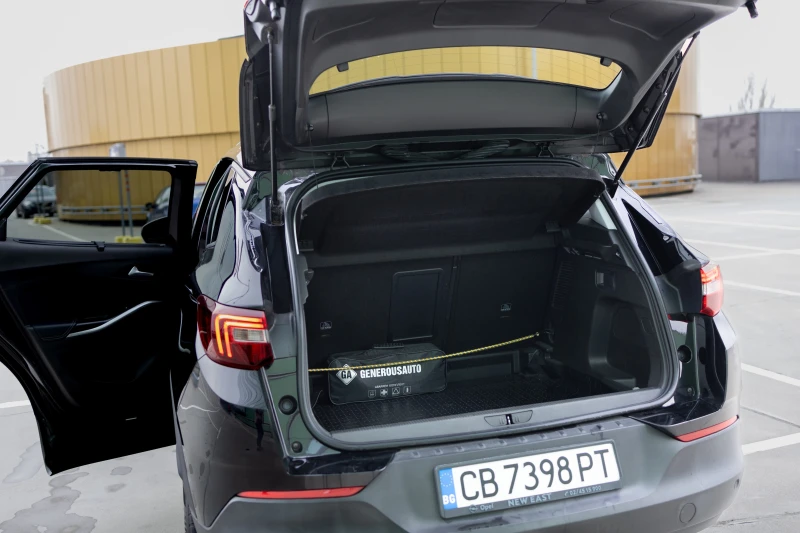 Opel Grandland X, снимка 13 - Автомобили и джипове - 48547140