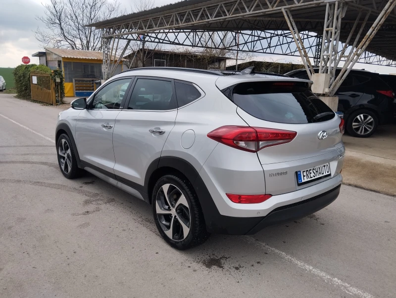 Hyundai Tucson 1.7CRDI Navi Камера Кожа, снимка 4 - Автомобили и джипове - 49526058