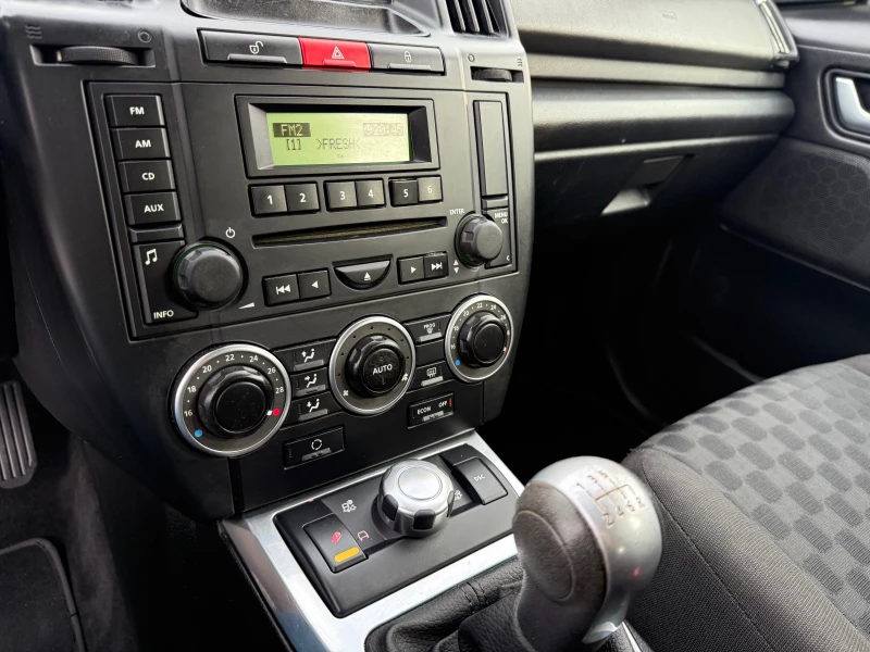 Land Rover Freelander 2.2TD4, 4x4, снимка 11 - Автомобили и джипове - 52550376