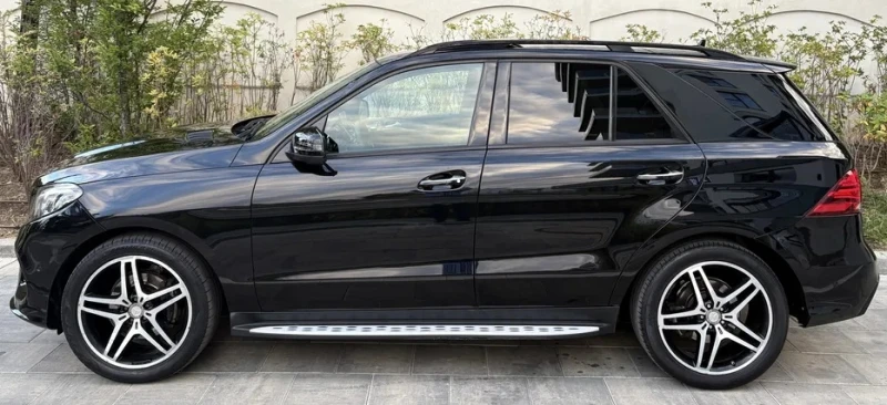 Mercedes-Benz GLE 350d 4Matic AMG Line, снимка 4 - Автомобили и джипове - 52705408