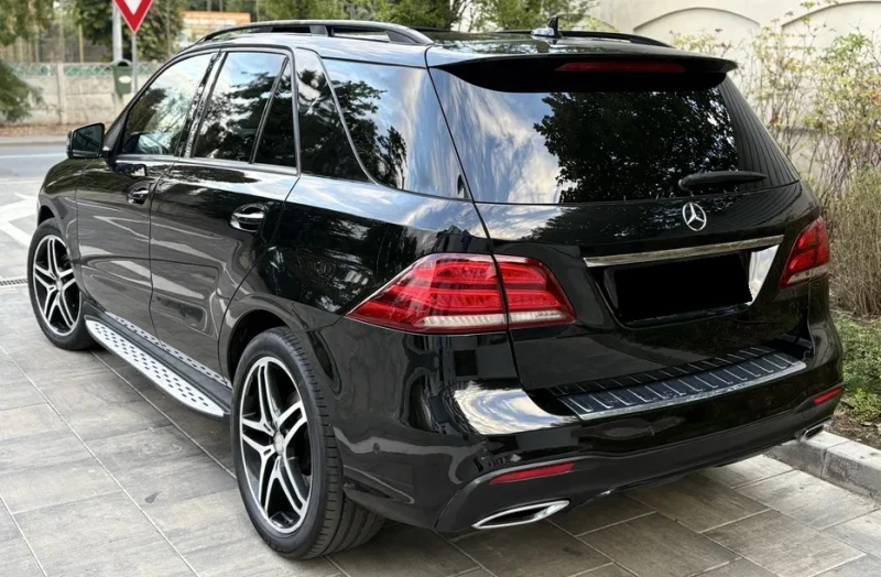 Mercedes-Benz GLE 350d 4Matic AMG Line, снимка 3 - Автомобили и джипове - 52705408