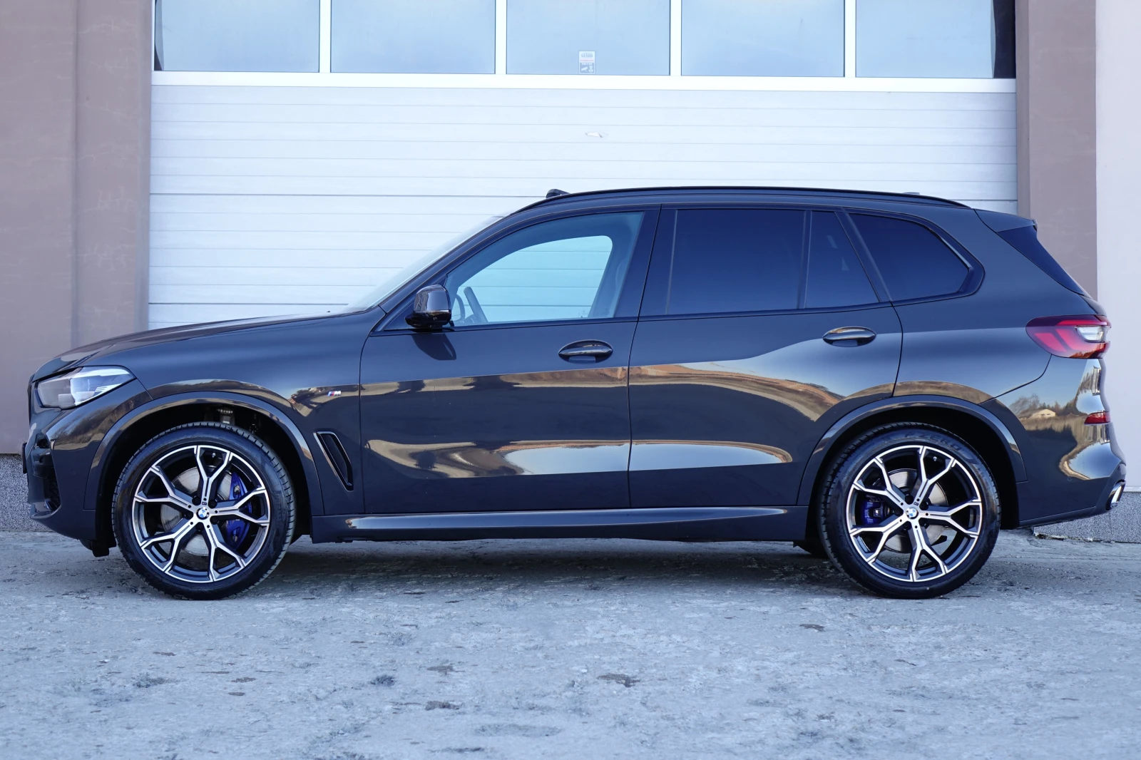 BMW X5 M-PAKET* xDRIVE* LED* SKY LOUNGE*  - изображение 4